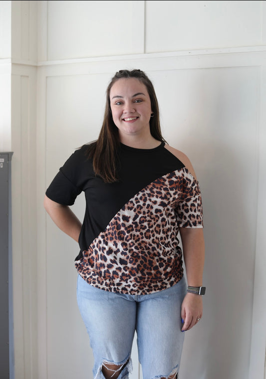 LEOPARD ONE SHOULDER TEE-BLACK