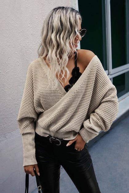 V-NECK CROSS KNIT SWEATER